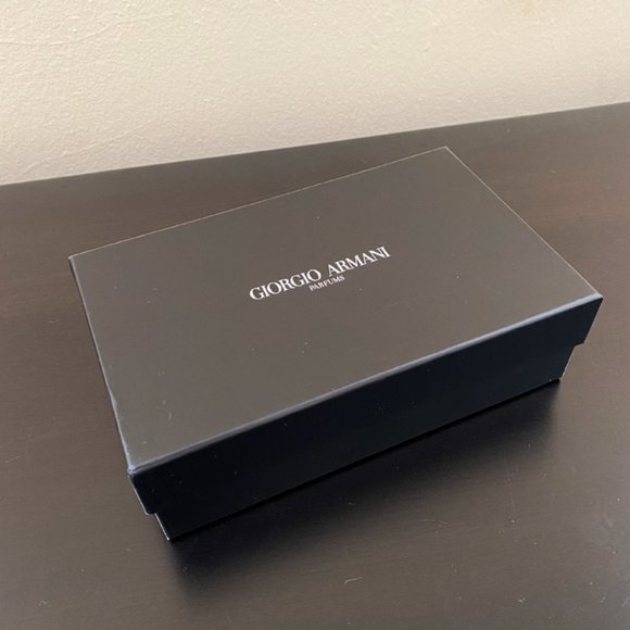 NWT Armani Ladies's Elegant Black Clutch - Picture 9 of 9